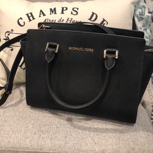 *Offers Welcome* 👜 Black Michael Kors Purse